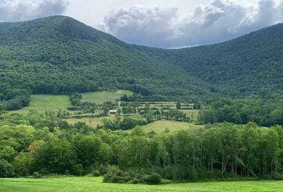 Dorset Hollow is one of the area’s most scenic drives and a popular destination for walkers who appreciate its beauty and solitude. Explore a storied landscape with your eyes today!